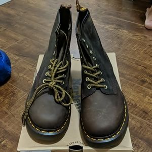 Brand new Mens Dr Martens laceup